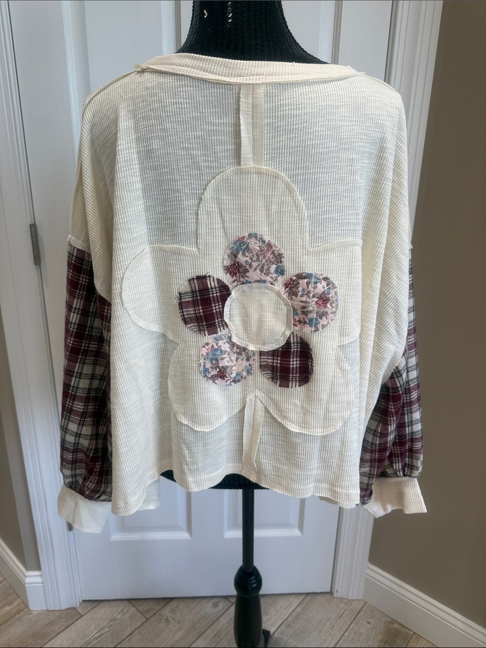 POL Women's Cream Pullover with Floral Patchwork & Maroon Plaid Sleeves - Picture 4 of 4